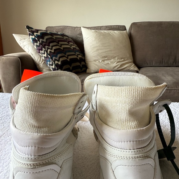 White High-Top Sneakers with Red Tags - Picture 6 of 8